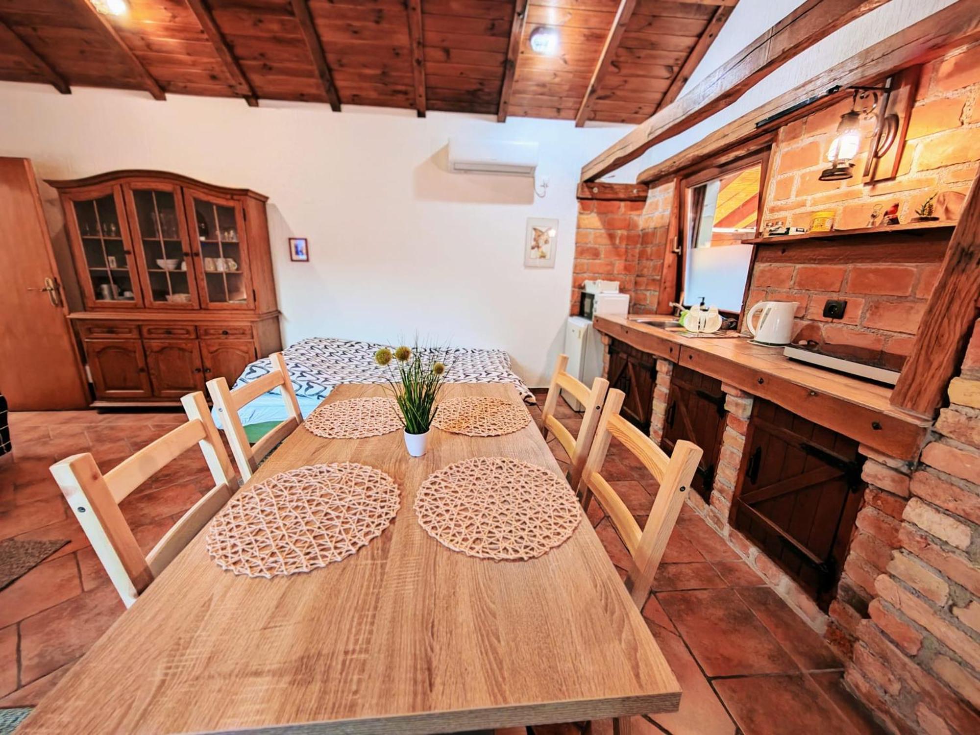 Studio Apartman Buteo Jastrebarsko Zewnętrze zdjęcie