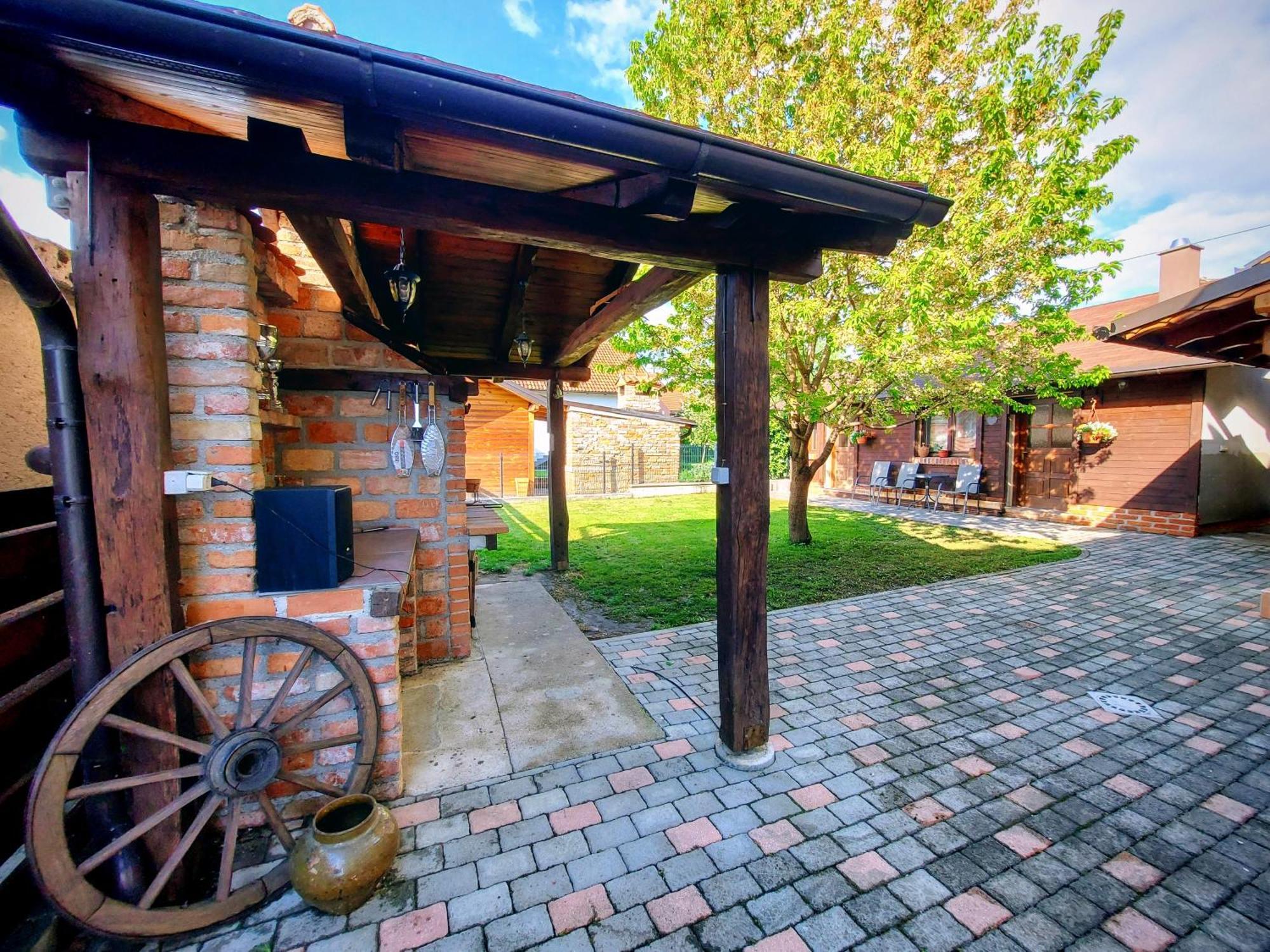 Studio Apartman Buteo Jastrebarsko Zewnętrze zdjęcie